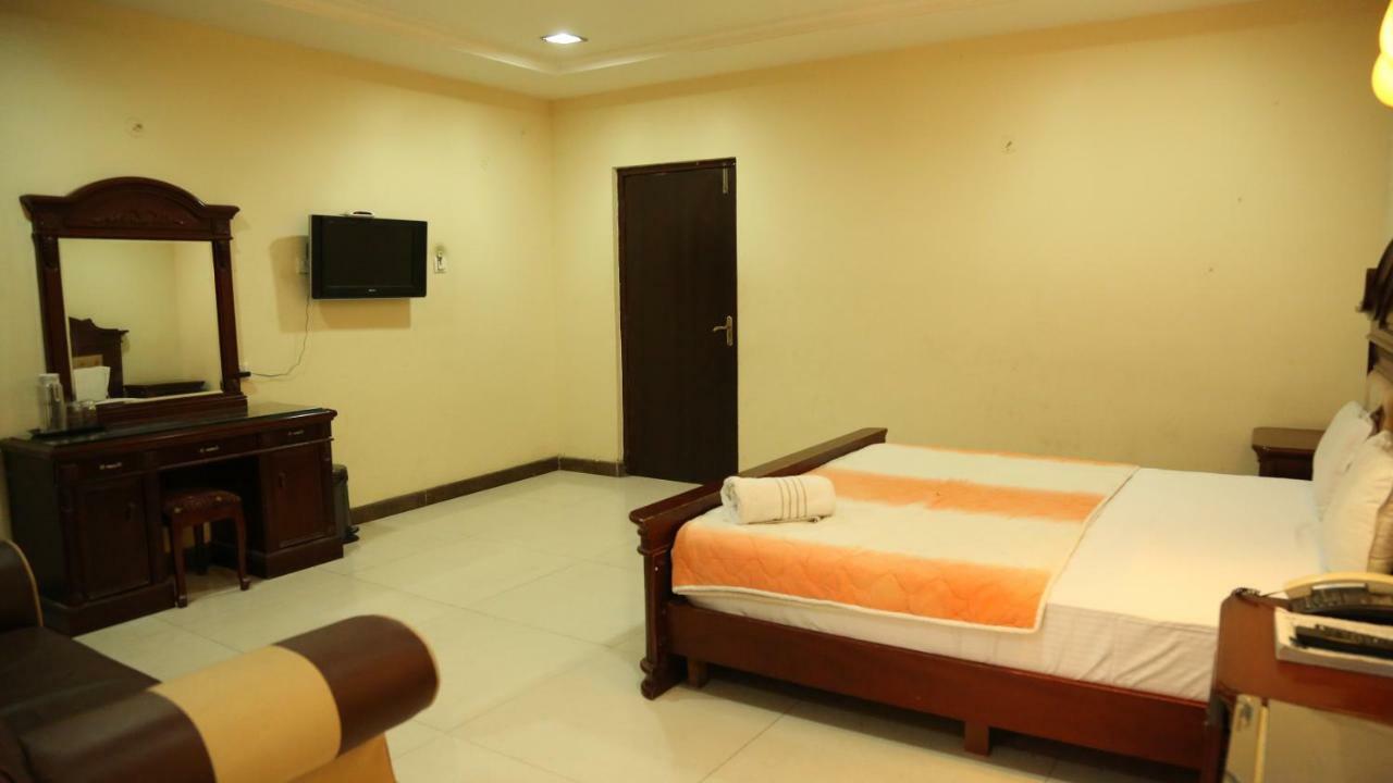 Sriannamalaiyar Residency Hotel Vellore Exterior foto
